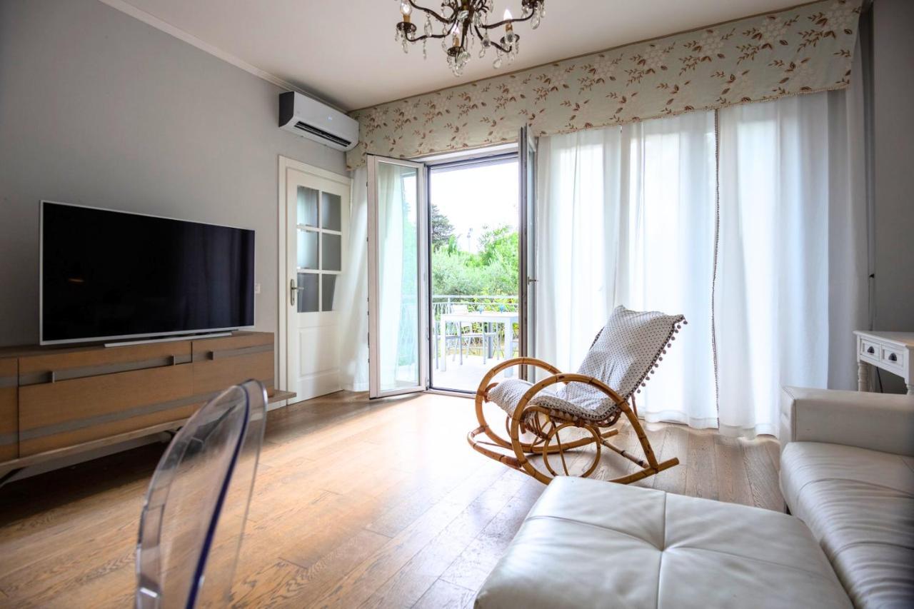 L'Oasi Della Pace - Confortevole E Vicino A Tutto Apartman Chiaravalle Marche Kültér fotó
